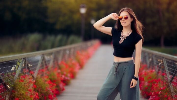 Cómo combinar prendas crop top