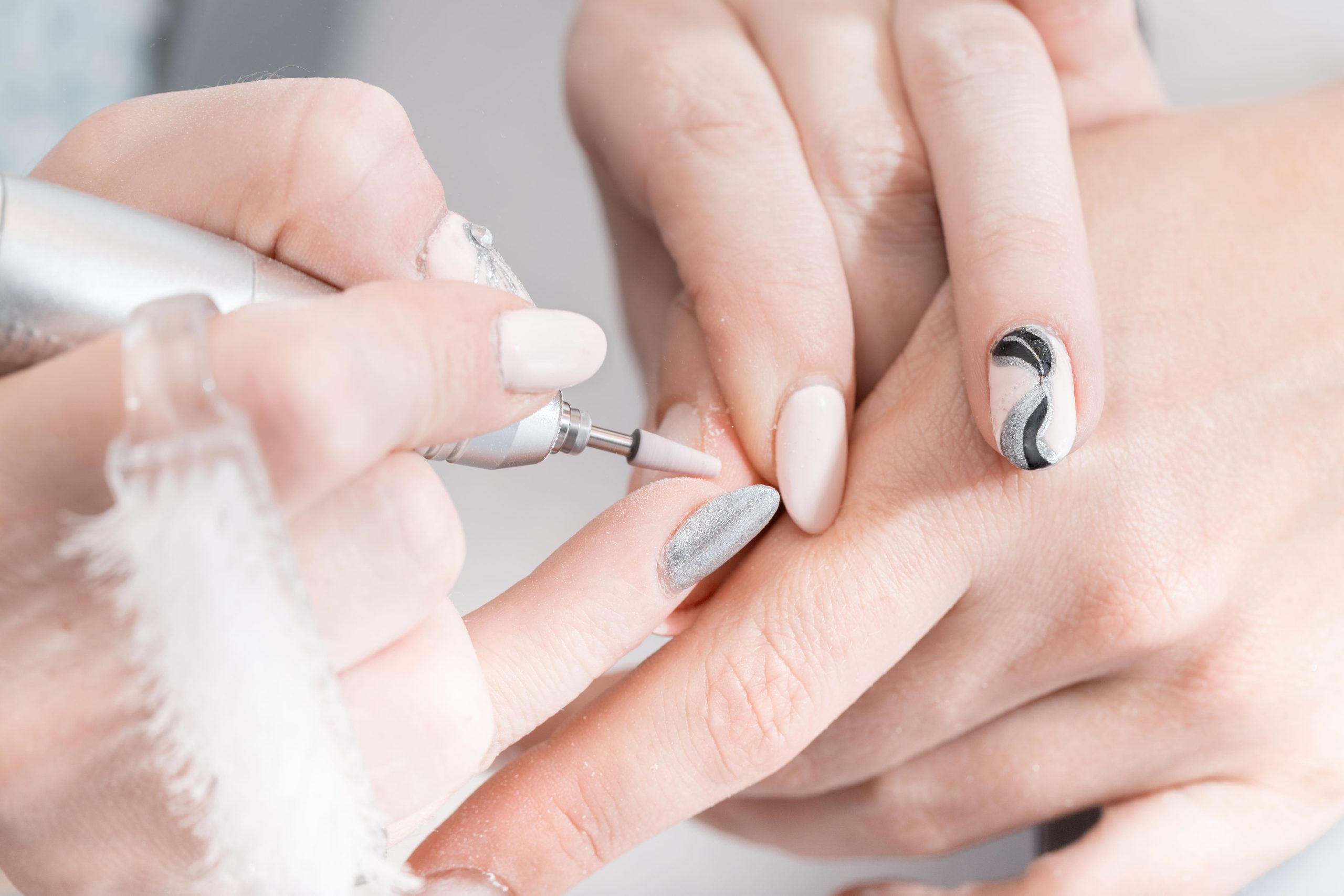 Fresadora Semilac: ¡Innovación en el Cuidado de Tus Uñas!