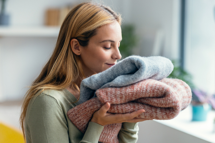 Tipos de jerséis para cada ocasión: formas, tejidos y consejos para lucirlos con estilo
